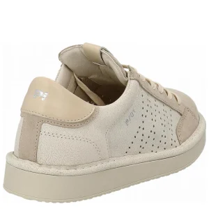 LACE-UP SHOE CRACKED