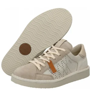 LACE-UP SHOE CRACKED