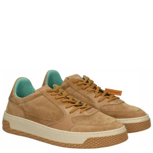P02 LOW-TOP SNEAKER