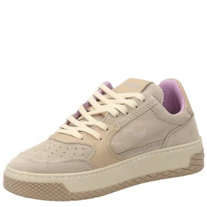P02 LOW-TOP SNEAKER