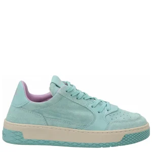 P02 LOW-TOP SNEAKER