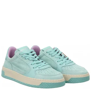 P02 LOW-TOP SNEAKER